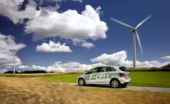 Daimler arbeitet an umweltfreundlichen Fahrzeugen (Foto: Daimler AG)