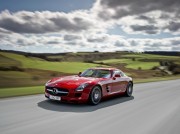 Große Aufmerksamkeit erzielt bei Mercedes-Benz der neue Mercedes-Benz SLS AMG, der ab März 2010 zu kaufen sein wird (Foto: Daimler)